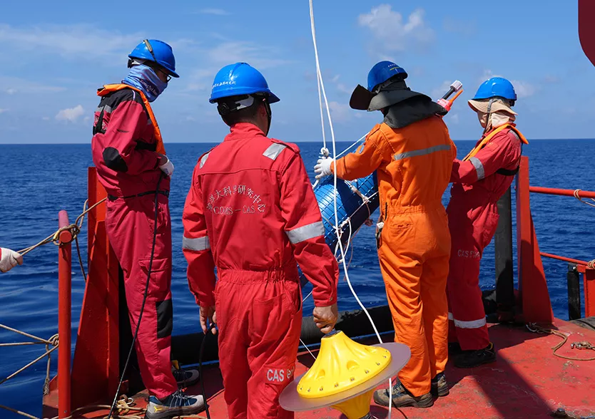 波浪动力海气界面精细剖面浮标海试